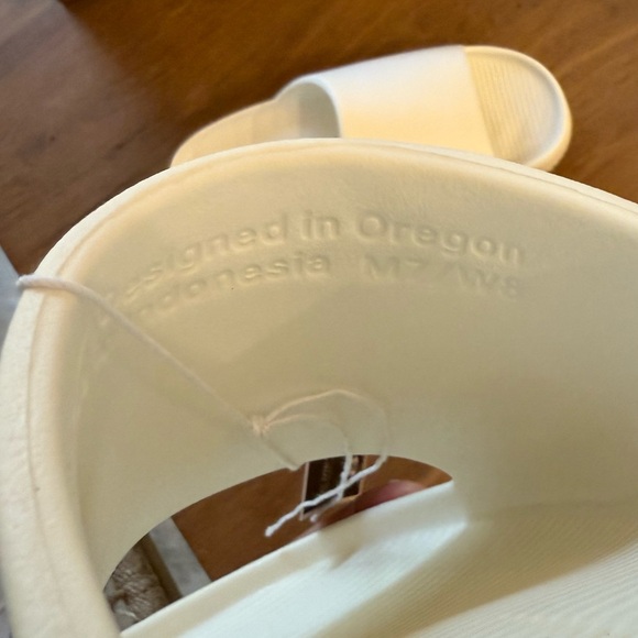 New w/box Nike Calm Sandals Women’s size 8 - Picture 10 of 11